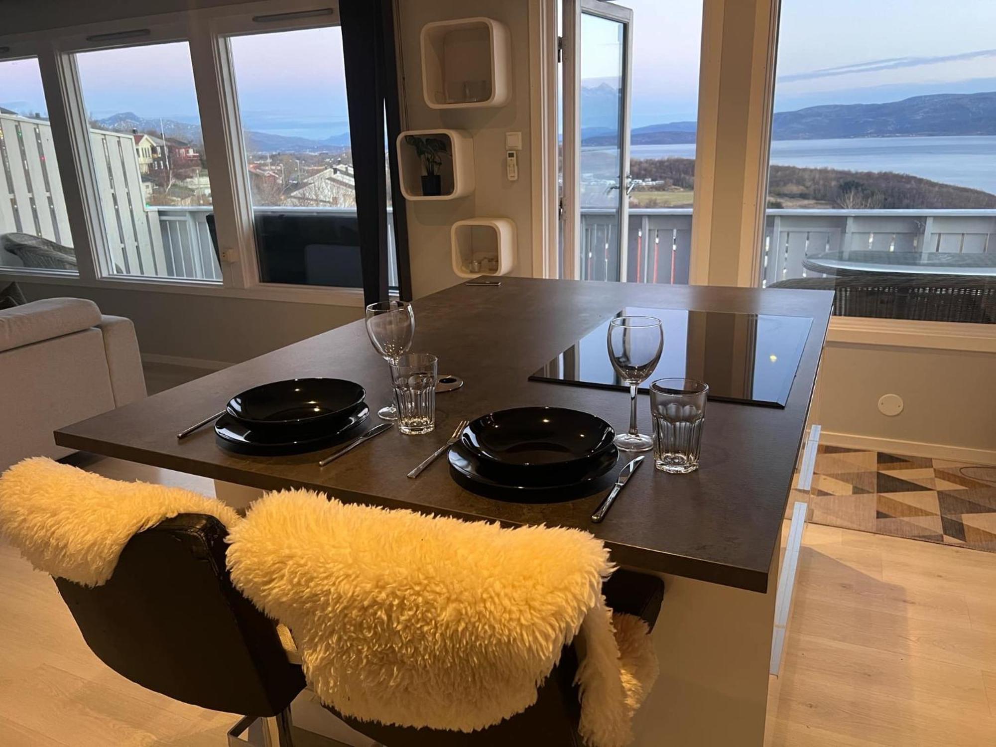 Panorama View! Modern,Balcony/Parking Appartement Bodø Buitenkant foto